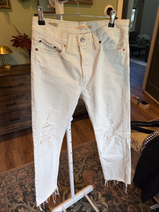 Levi's Denim - Levi's White Distressed Cropped Jeans